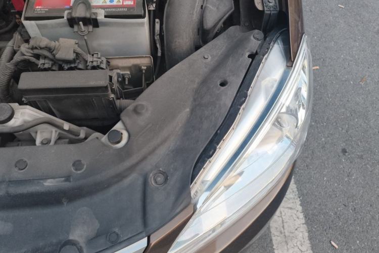 Used Nissan Sylphy 2014 1.6XV CVT Deluxe Edition Engine Bay Left