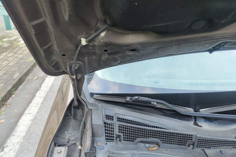 Used Nissan Sylphy 2014 1.6XV CVT Deluxe Edition Engine Bay Right