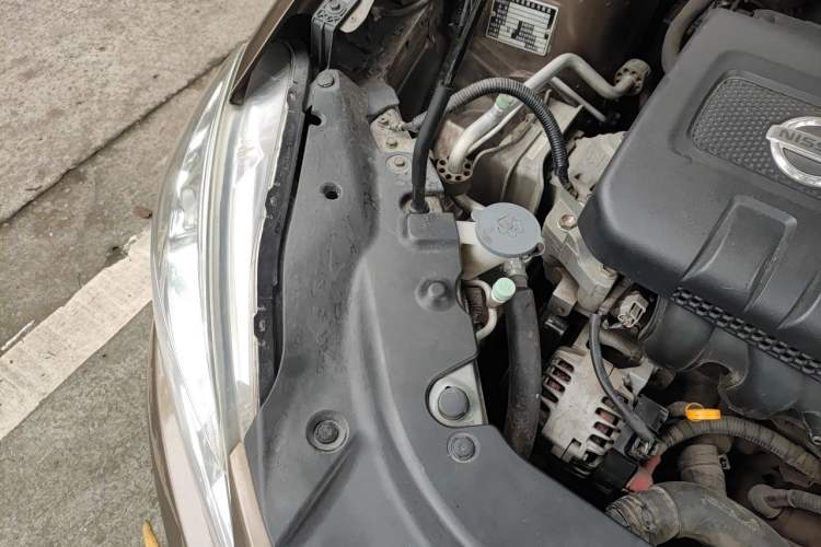 Used Nissan Sylphy 2014 1.6XV CVT Deluxe Edition Engine Bay Right