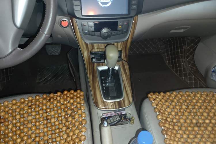 Used Nissan Sylphy 2014 1.6XV CVT Deluxe Edition Gear Lever