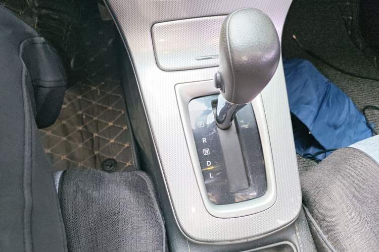 Used Nissan Sylphy 2014 1.6XV CVT Deluxe Edition Gear Lever
