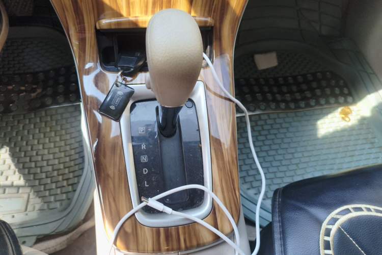 Used Nissan Sylphy 2014 1.6XV CVT Deluxe Edition Gear Lever