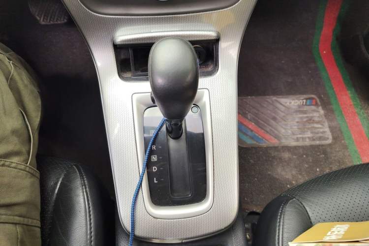 Used Nissan Sylphy 2014 1.6XV CVT Deluxe Edition Gear Lever