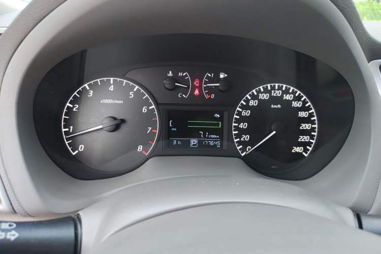 Used Nissan Sylphy 2014 1.6XV CVT Deluxe Edition Instrument Cluster