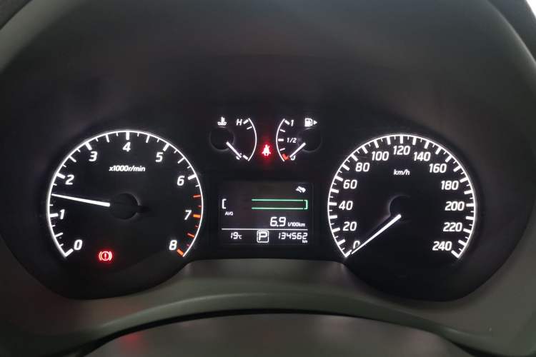 Used Nissan Sylphy 2014 1.6XV CVT Deluxe Edition Instrument Cluster