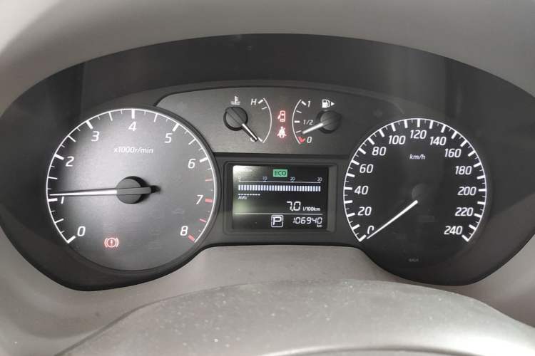 Used Nissan Sylphy 2014 1.6XV CVT Deluxe Edition Instrument Cluster