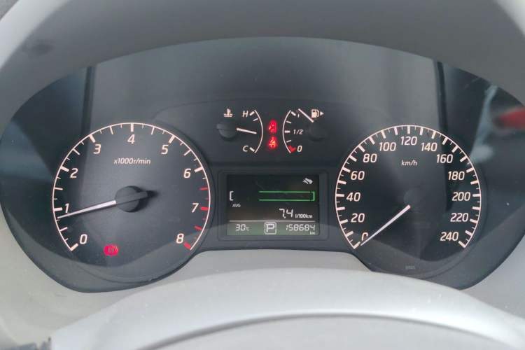 Used Nissan Sylphy 2014 1.6XV CVT Deluxe Edition Instrument Cluster