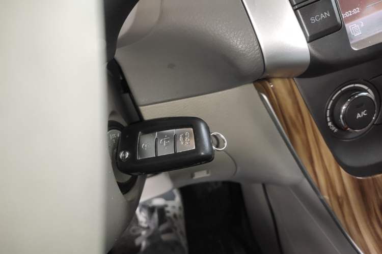 Used Nissan Sylphy 2014 1.6XV CVT Deluxe Edition Interior 1