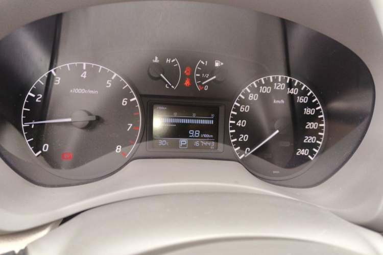 Used Nissan Sylphy 2014 1.6XV CVT Deluxe Edition Odometer Close Up