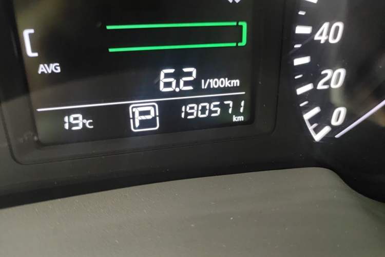 Used Nissan Sylphy 2014 1.6XV CVT Deluxe Edition Odometer Close Up