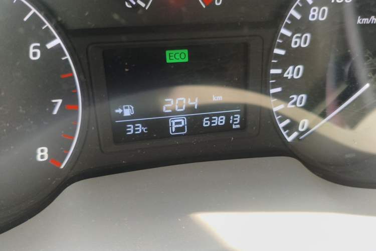 Used Nissan Sylphy 2014 1.6XV CVT Deluxe Edition Odometer Close Up