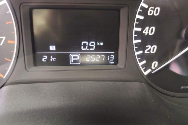 Used Nissan Sylphy 2014 1.6XV CVT Deluxe Edition Odometer Close Up