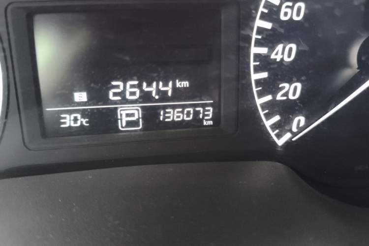 Used Nissan Sylphy 2014 1.6XV CVT Deluxe Edition Odometer Close Up