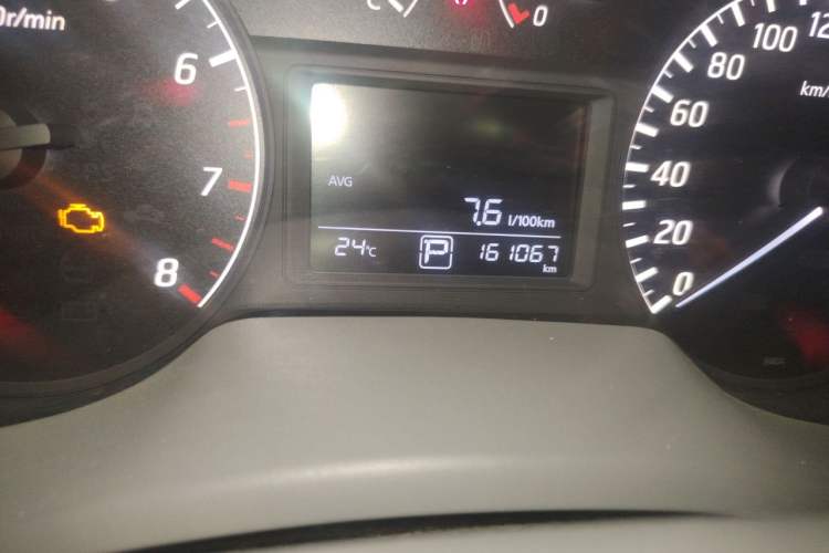 Used Nissan Sylphy 2014 1.6XV CVT Deluxe Edition Odometer Close Up