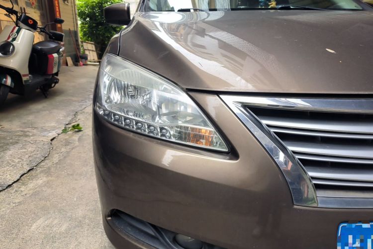 Used Nissan Sylphy 2014 1.6XV CVT Deluxe Edition Right Front Headlight