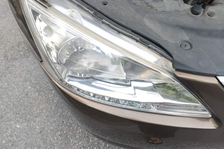 Used Nissan Sylphy 2014 1.6XV CVT Deluxe Edition Right Front Headlight