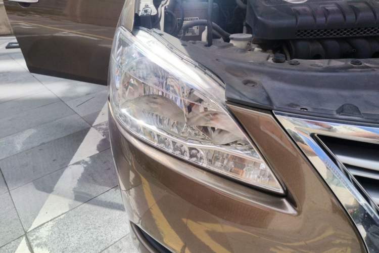 Used Nissan Sylphy 2014 1.6XV CVT Deluxe Edition Right Front Headlight