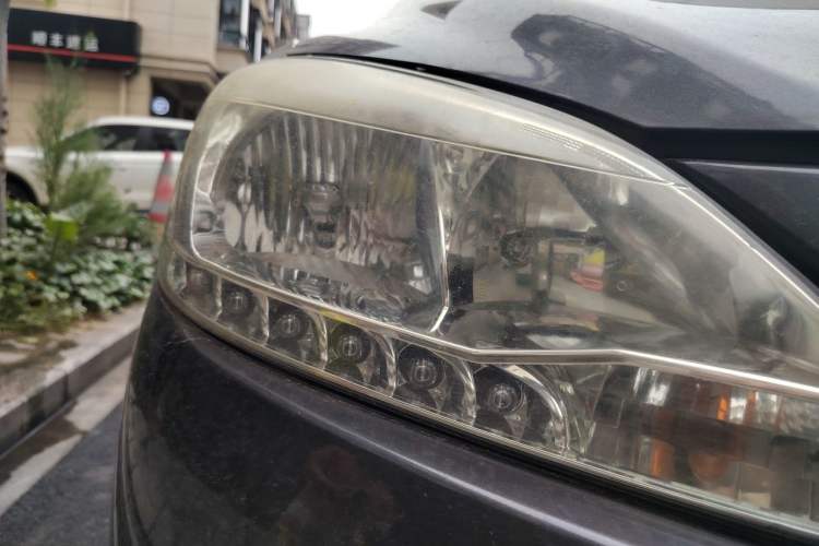 Used Nissan Sylphy 2014 1.6XV CVT Deluxe Edition Right Front Headlight