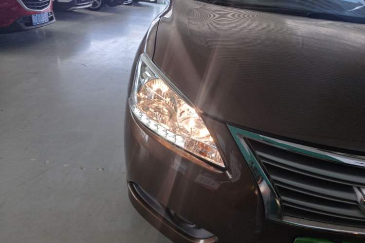 Used Nissan Sylphy 2014 1.6XV CVT Deluxe Edition Right Front Headlight
