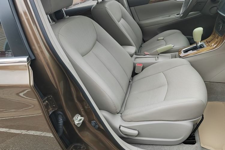 Used Nissan Sylphy 2014 1.6XV CVT Deluxe Edition Right Front Seat
