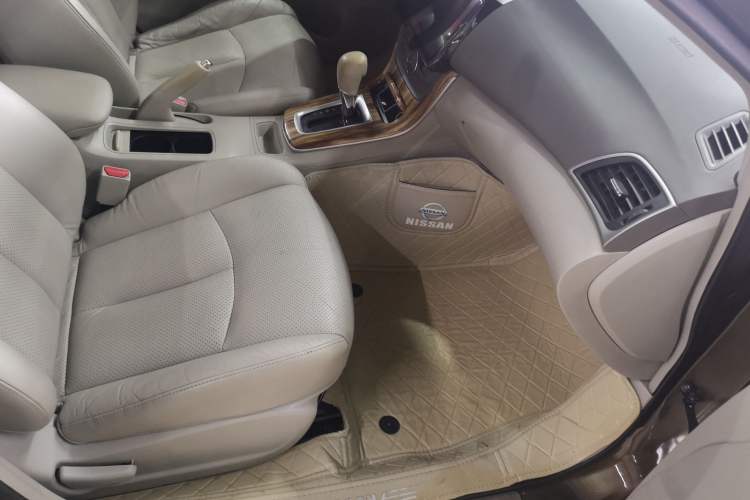 Used Nissan Sylphy 2014 1.6XV CVT Deluxe Edition Right Front Seat