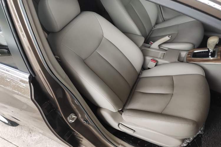 Used Nissan Sylphy 2014 1.6XV CVT Deluxe Edition Right Front Seat