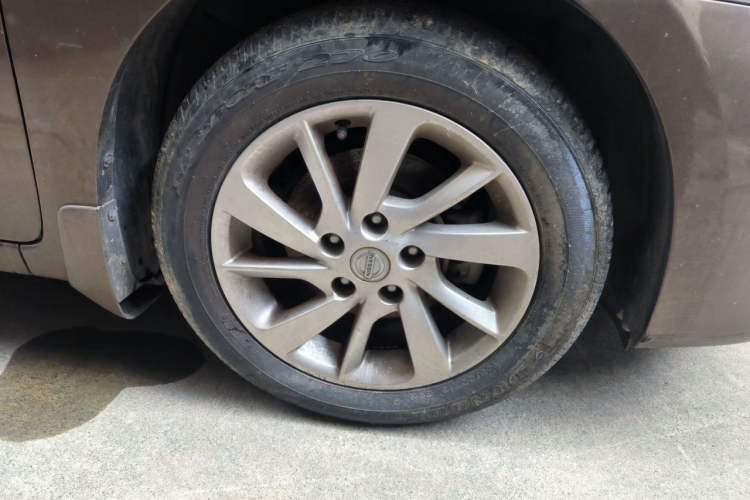 Used Nissan Sylphy 2014 1.6XV CVT Deluxe Edition Right Front Wheel Hub