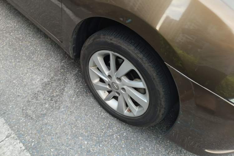 Used Nissan Sylphy 2014 1.6XV CVT Deluxe Edition Right Front Wheel Hub