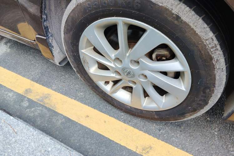 Used Nissan Sylphy 2014 1.6XV CVT Deluxe Edition Right Front Wheel Hub