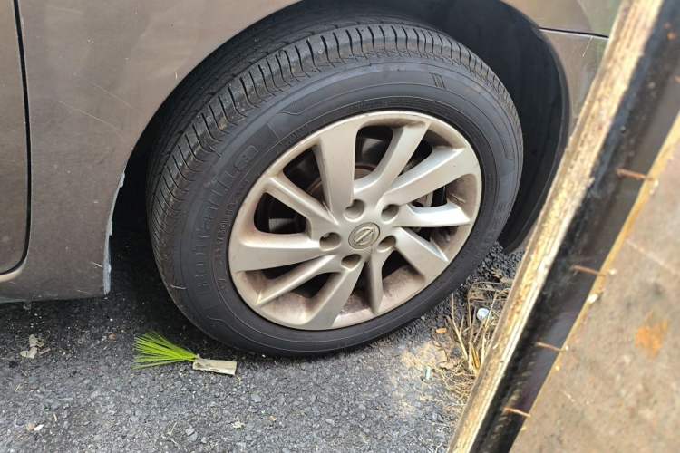 Used Nissan Sylphy 2014 1.6XV CVT Deluxe Edition Right Front Wheel Hub