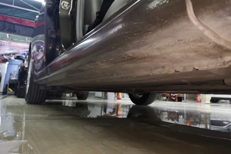 Used Nissan Sylphy 2014 1.6XV CVT Deluxe Edition Right Side Sill