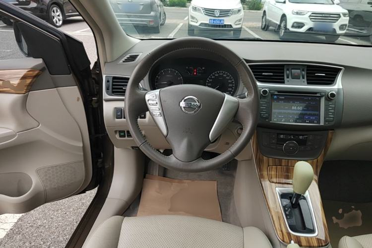 Used Nissan Sylphy 2014 1.6XV CVT Deluxe Edition Steering Wheel
