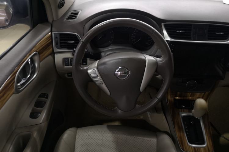 Used Nissan Sylphy 2014 1.6XV CVT Deluxe Edition Steering Wheel