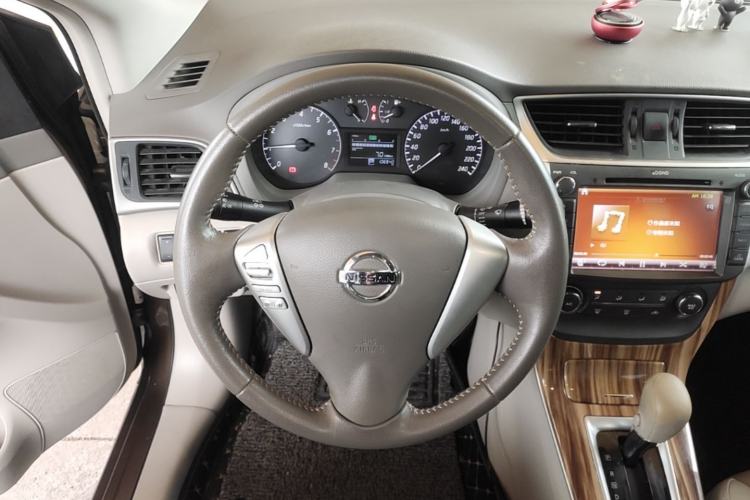 Used Nissan Sylphy 2014 1.6XV CVT Deluxe Edition Steering Wheel