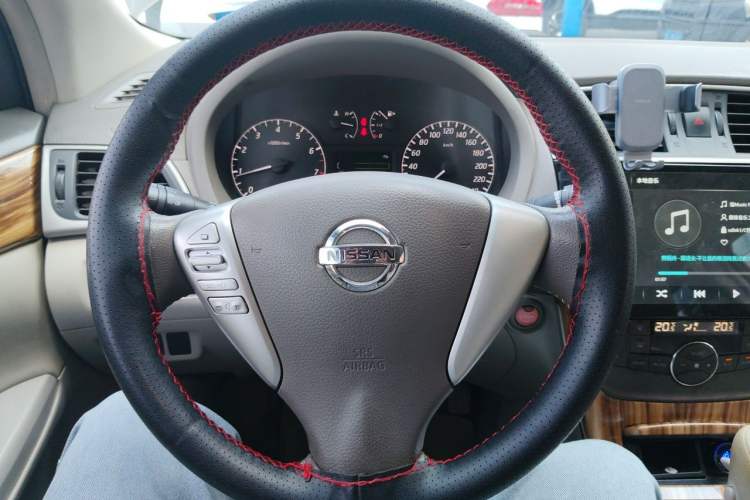 Used Nissan Sylphy 2014 1.6XV CVT Deluxe Edition Steering Wheel