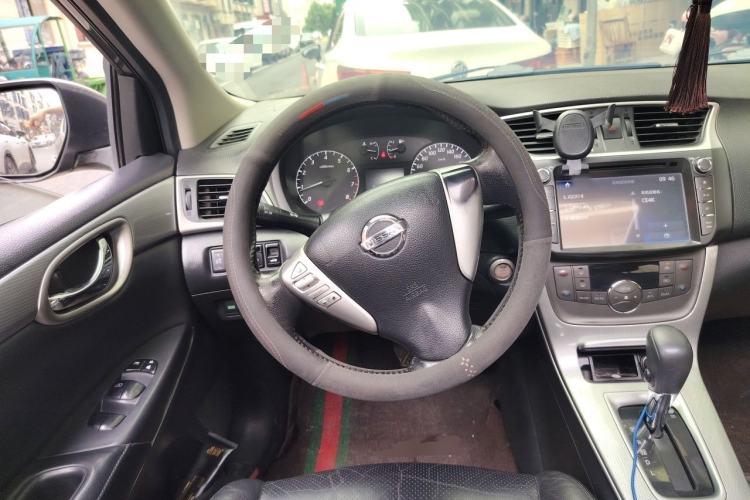 Used Nissan Sylphy 2014 1.6XV CVT Deluxe Edition Steering Wheel