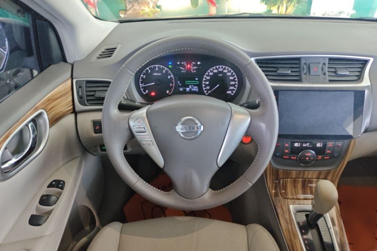Used Nissan Sylphy 2014 1.6XV CVT Deluxe Edition Steering Wheel