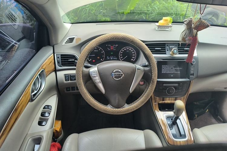 Used Nissan Sylphy 2014 1.6XV CVT Deluxe Edition Steering Wheel