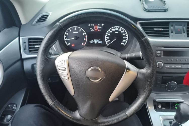 Used Nissan Sylphy 2014 1.6XV CVT Deluxe Edition Steering Wheel