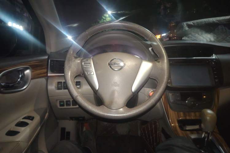 Used Nissan Sylphy 2014 1.6XV CVT Deluxe Edition Steering Wheel