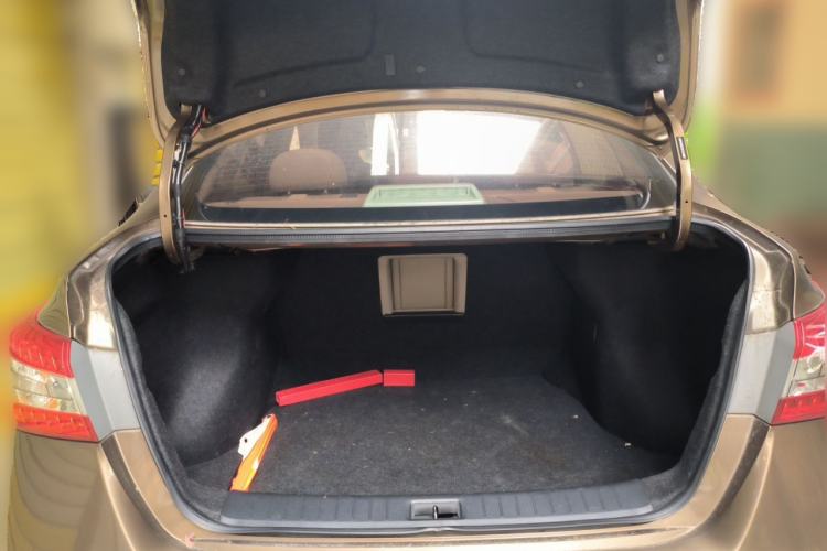 Used Nissan Sylphy 2014 1.6XV CVT Deluxe Edition Trunk