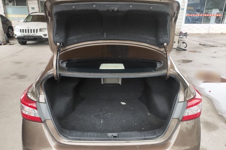 Used Nissan Sylphy 2014 1.6XV CVT Deluxe Edition Trunk