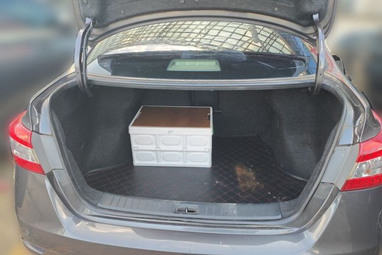 Used Nissan Sylphy 2014 1.6XV CVT Deluxe Edition Trunk
