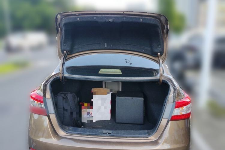 Used Nissan Sylphy 2014 1.6XV CVT Deluxe Edition Trunk