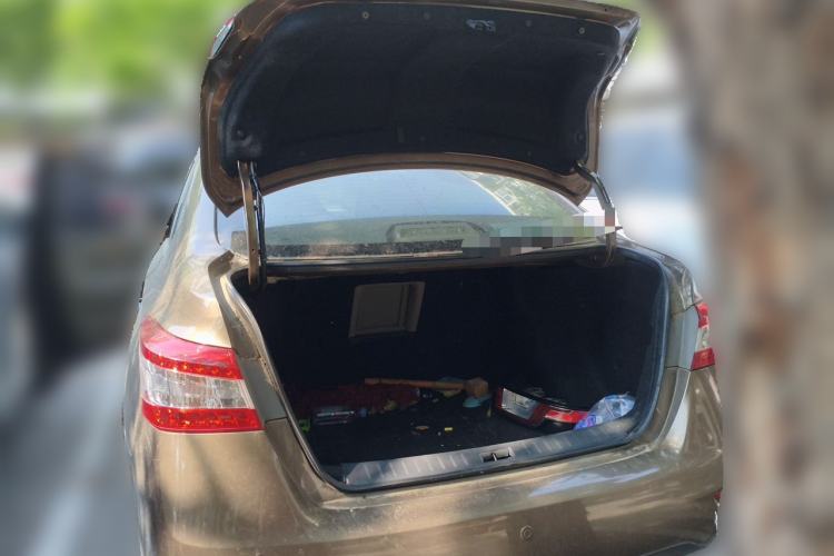 Used Nissan Sylphy 2014 1.6XV CVT Deluxe Edition Trunk