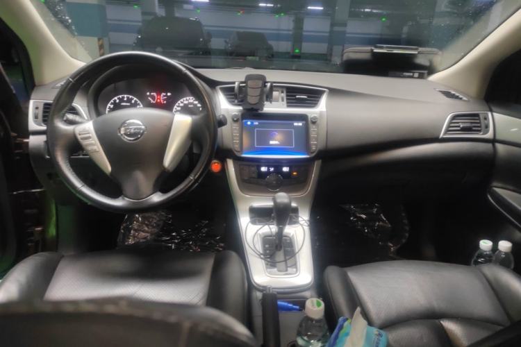 Used Nissan Sylphy 2014 1.6XV CVT Deluxe Edition Center Console