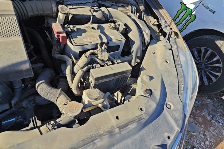 Used Nissan Sylphy 2014 1.6XV CVT Deluxe Edition Engine Bay Left
