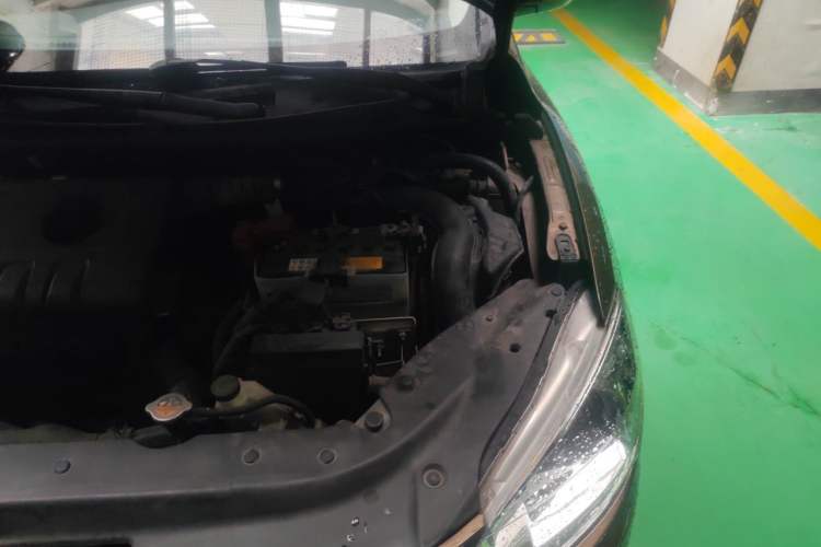 Used Nissan Sylphy 2014 1.6XV CVT Deluxe Edition Engine Bay Left