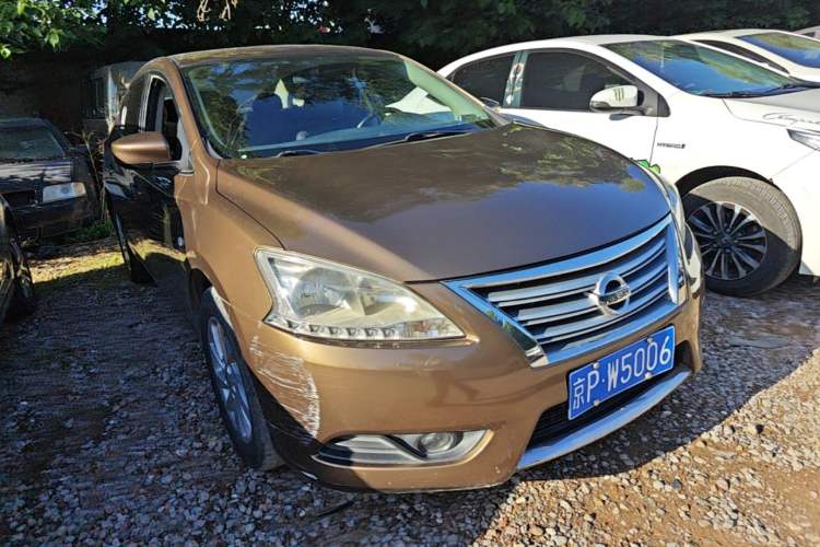 Used Nissan Sylphy 2014 1.6XV CVT Deluxe Edition Front Right 45 Deg