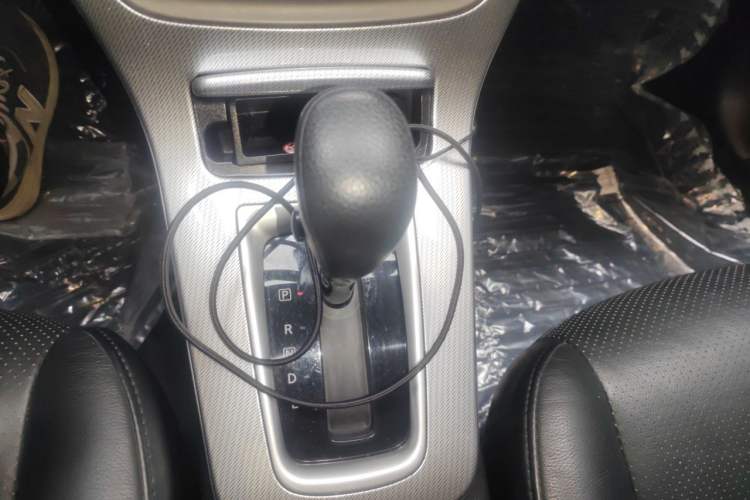 Used Nissan Sylphy 2014 1.6XV CVT Deluxe Edition Gear Lever